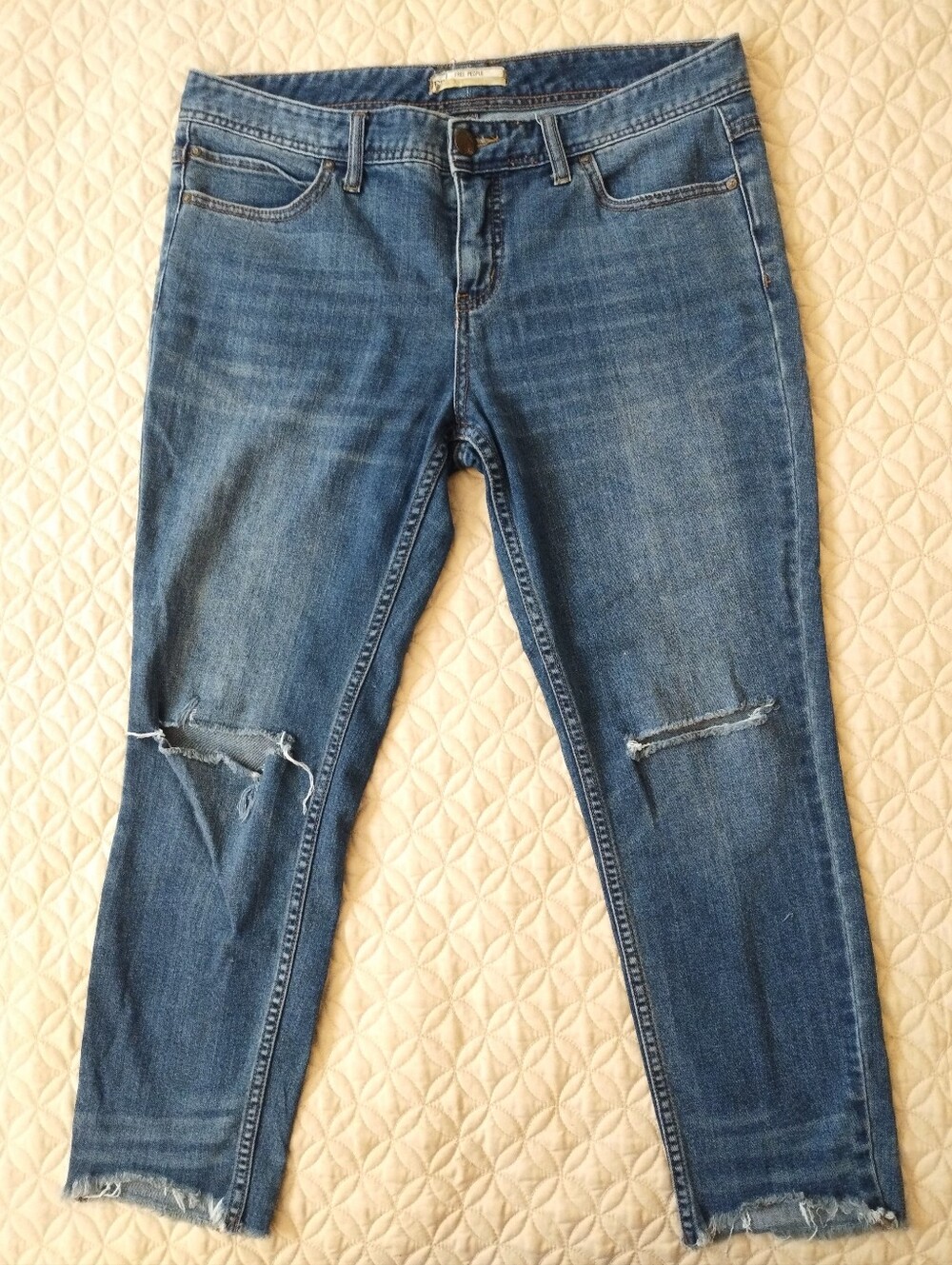 Free People Distressed Jeans Ankle Crop 61855-16515125 Size 31